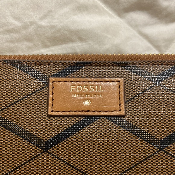 New! FOSSIL Wallet Zip Around wallet geo large - Picture 3 of 13